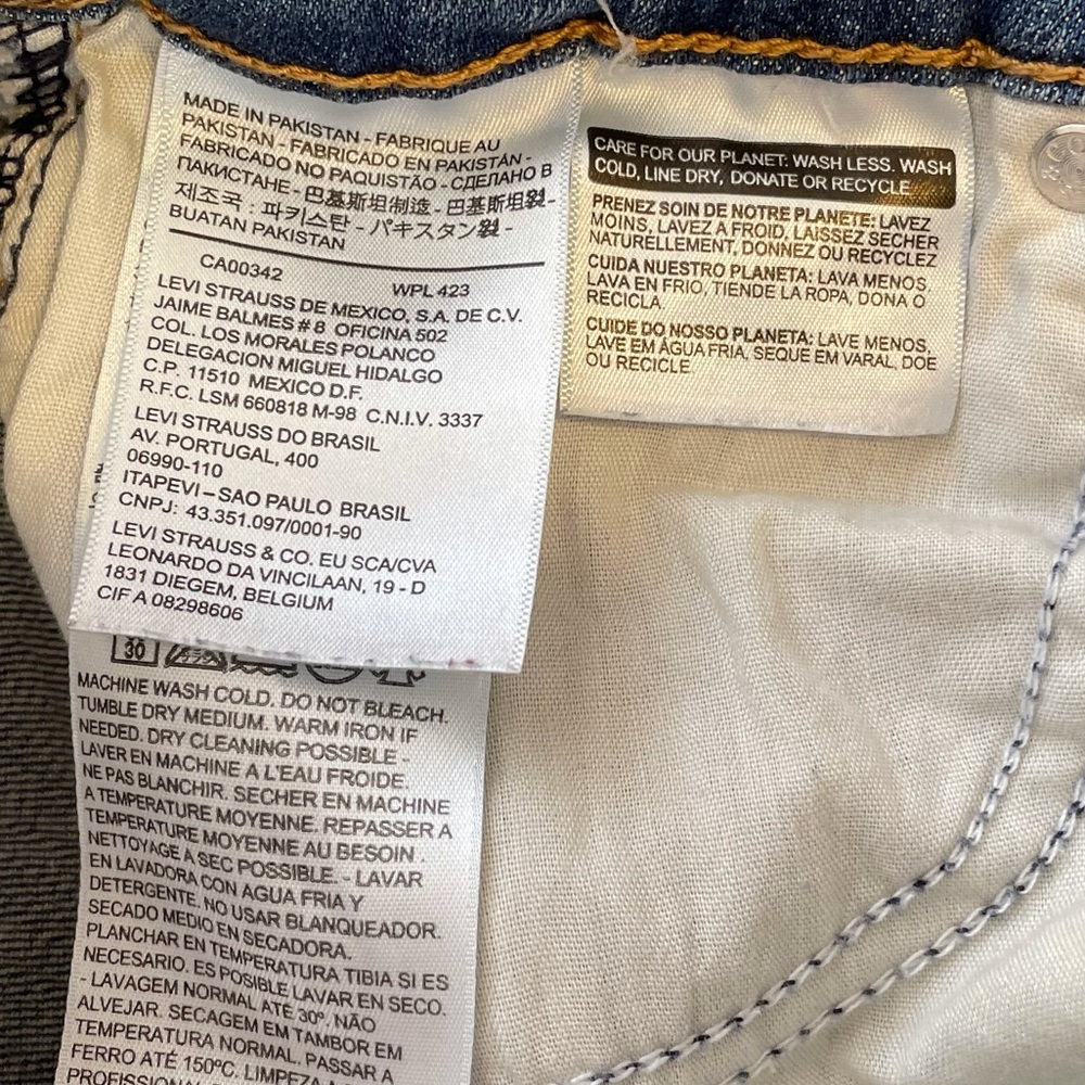 Levi’s High Waisted Flared Leg Jeans - Picture 8 of 16